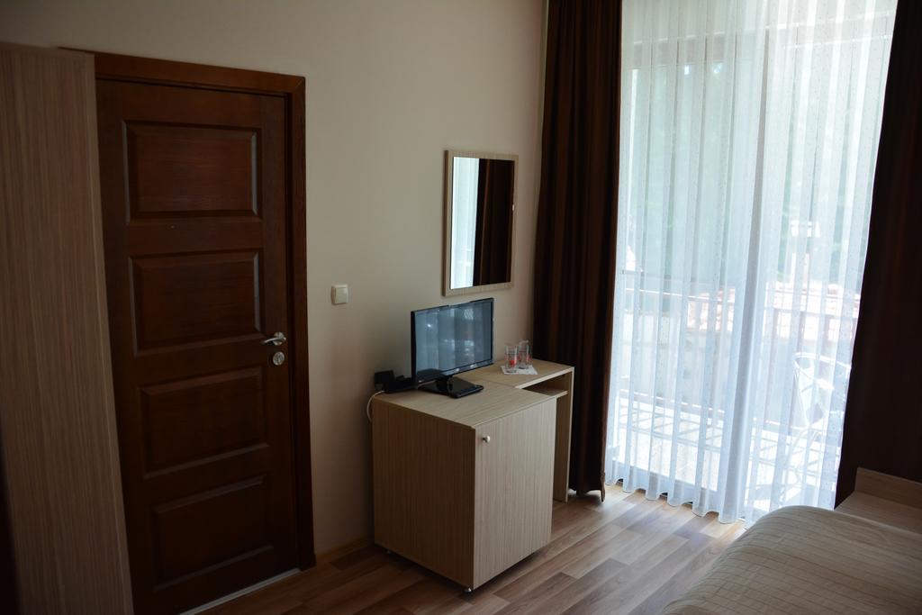 Ивелия Къща За Гости Dospat Exterior foto