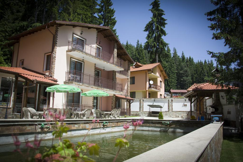 Ивелия Къща За Гости Dospat Exterior foto