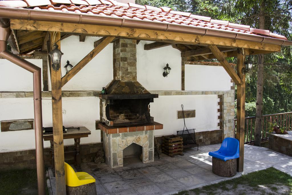 Ивелия Къща За Гости Dospat Exterior foto